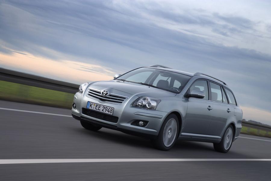  Toyota Avensis Wagon 2006 года  (фото 28 из 71)